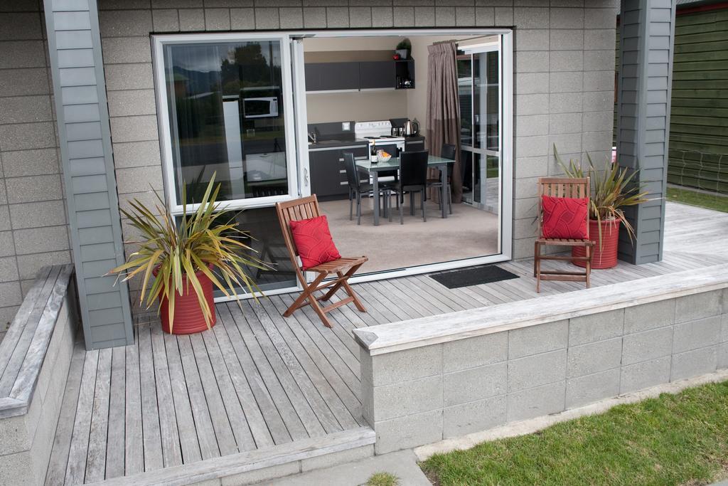 Bay Breeze Accommodation Cooks Beach Buitenkant foto