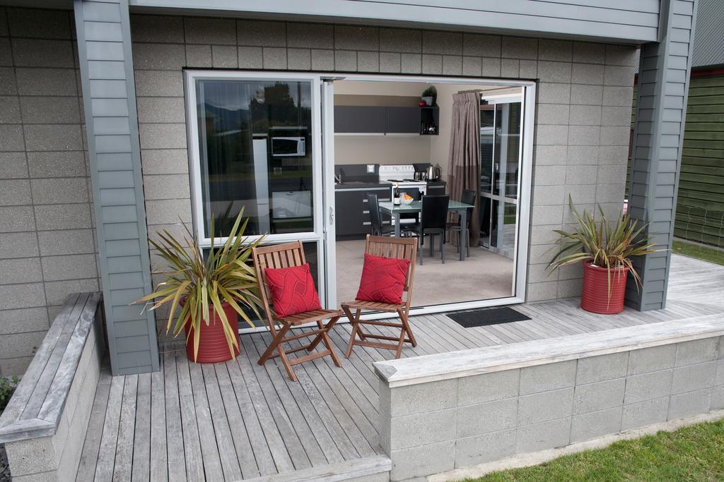 Bay Breeze Accommodation Cooks Beach Buitenkant foto